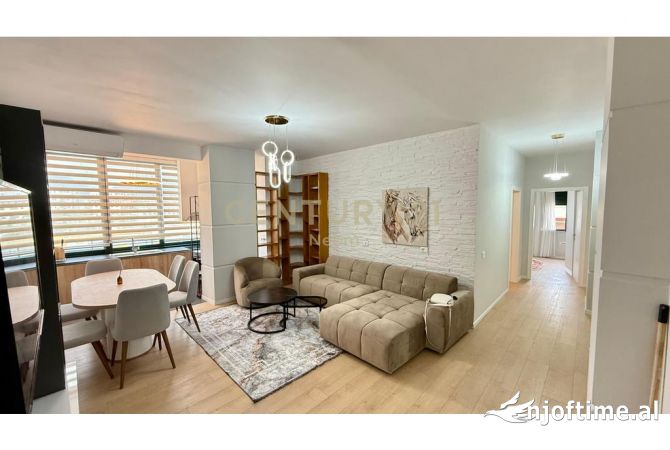 QIRA, APARTAMENT 2+1, RRUGA ELBASANIT, FAKULTETI EKONOMISE!!