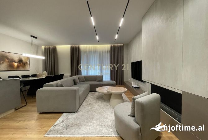 Appartamento in vendita a Tirana 2+1, Arredato