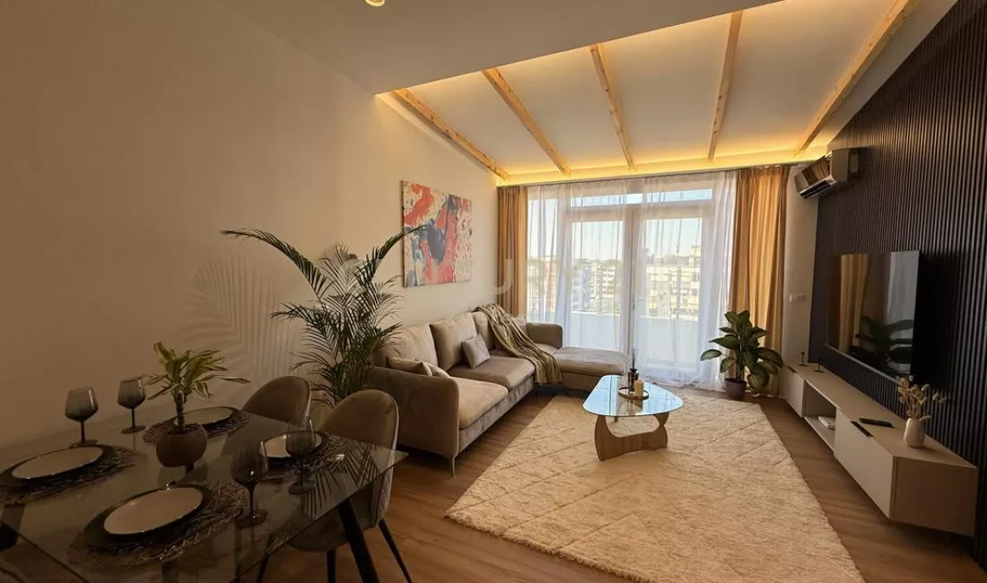 Shtepi ne shitje Apartament ne Tirane, 2+1, Mobilimi E mobiluar, Pagesa 143,500  Euro.