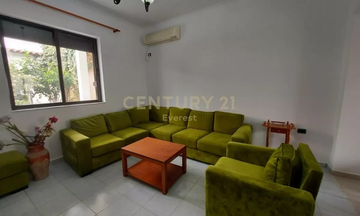 Shtepi me qera Apartament ne Tirane, 3+1, Mobilimi E mobiluar, Pagesa 450  Euro.