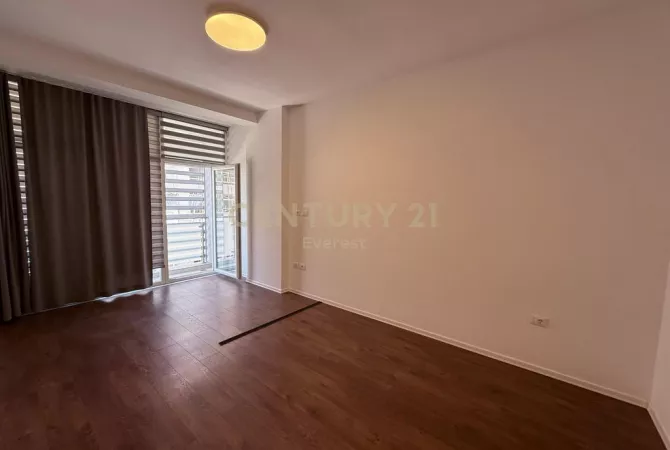 Business Property for Rent 3+1 in Tirana - 900 Euro
