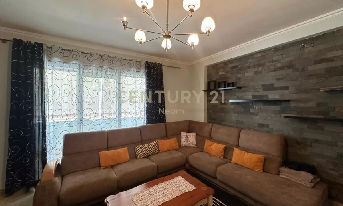 Appartamento in affitto a Tirana 2+1, Arredato