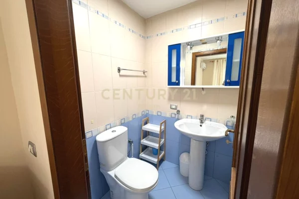 Shtepi me qera 2+1 ne Tirane - 800 Euro