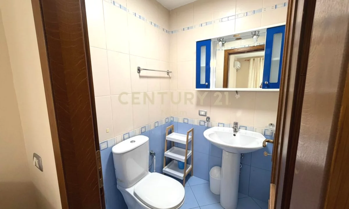 Shtepi me qera Apartament ne Tirane, 2+1, Mobilimi E mobiluar, Pagesa 800  Euro.