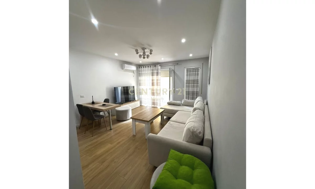Shtepi me qera Apartament ne Tirane, 2+1, Mobilimi E mobiluar, Pagesa 800  Euro.