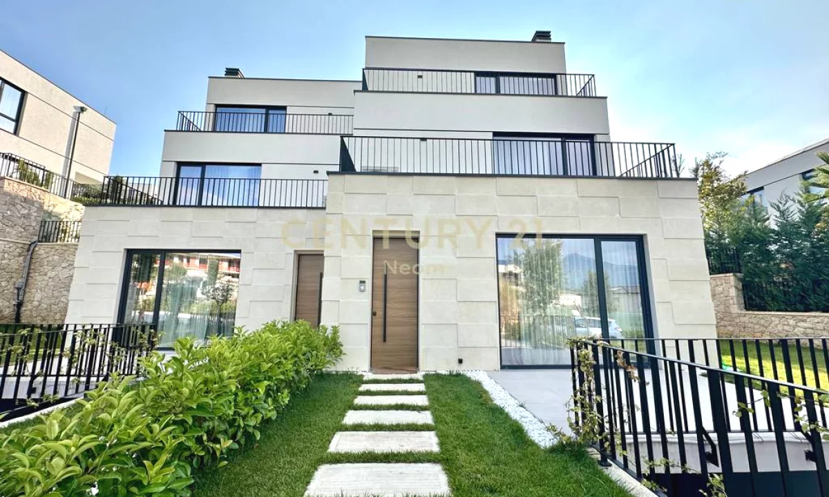 Shtepi me qera Vila Luksoze ne Tirane, 4+1, Mobilimi E mobiluar, Pagesa 4,000  Euro.