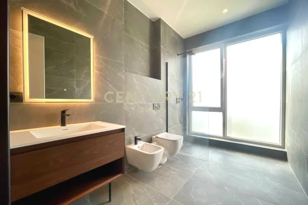 Shtepi me qera Vila Luksoze ne Tirane, 4+1, Mobilimi E mobiluar, Pagesa 4,000  Euro.