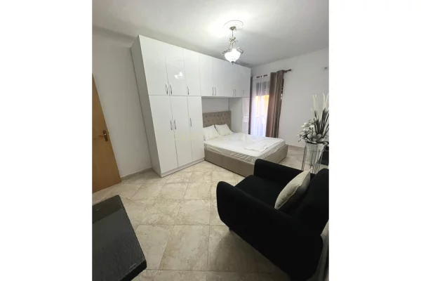 Shtepi me qera Apartament ne Tirane, Garsoniere, Mobilimi E mobiluar, Pagesa 500  Euro.