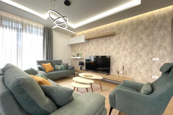 Shtepi me qera Duplex(shtepi me 2 kate) ne Tirane, 3+1, Mobilimi E mobiluar, Pagesa 2,300  Euro.