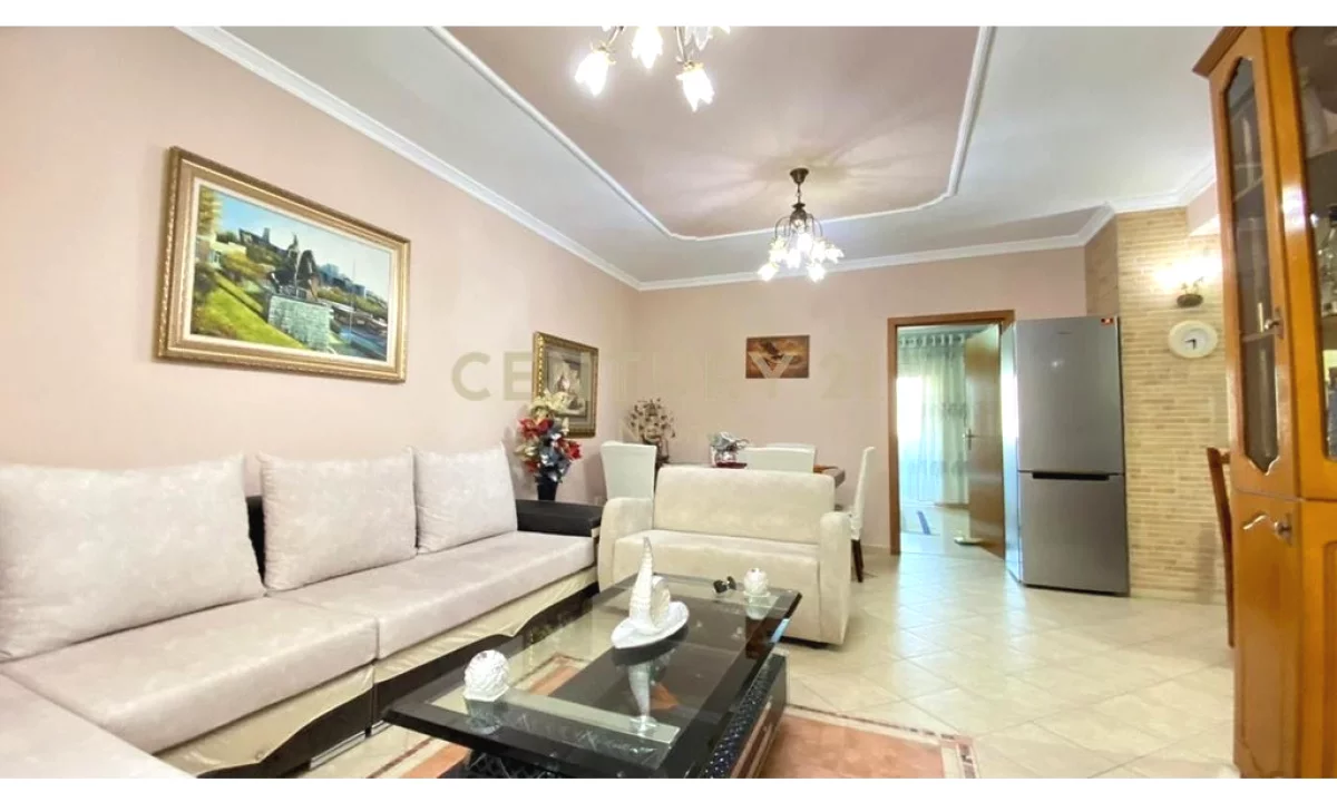 Shtepi me qera Apartament ne Tirane, 2+1, Mobilimi E mobiluar, Pagesa 750  Euro.