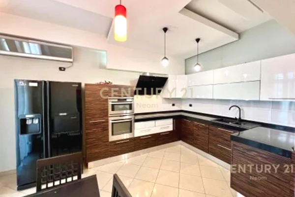 Shtepi me qera Apartament ne Tirane, 2+1, Mobilimi E mobiluar, Pagesa 800  Euro.