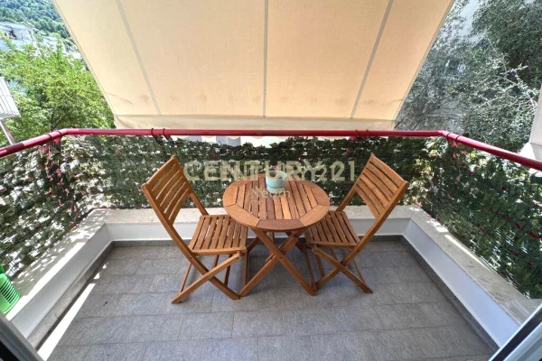 Shtepi me qera Apartament ne Tirane, 2+1, Mobilimi E mobiluar, Pagesa 1,200  Euro.