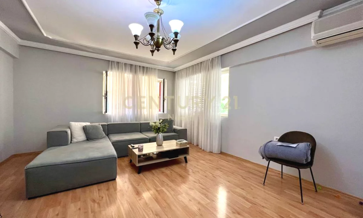 Shtepi me qera Apartament ne Tirane, 3+1, Mobilimi E mobiluar, Pagesa 800  Euro.
