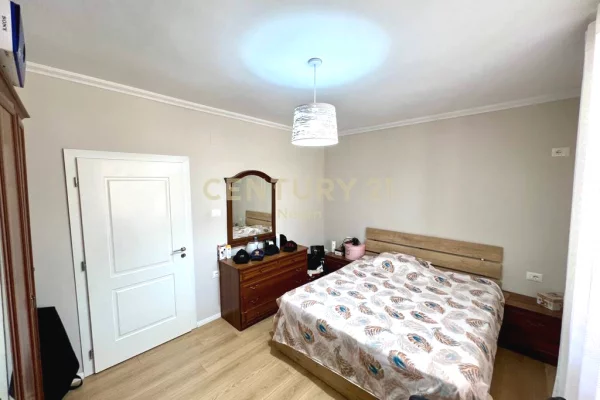 Shtepi me qera Apartament ne Tirane, 3+1, Mobilimi E mobiluar, Pagesa 800  Euro.