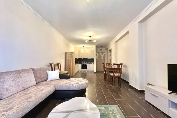 Shtepi me qera Apartament ne Tirane, 2+1, Mobilimi E mobiluar, Pagesa 500  Euro.