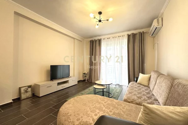 QIRA, APARTAMENT 2+1+2, pranë Pallateve Çabej