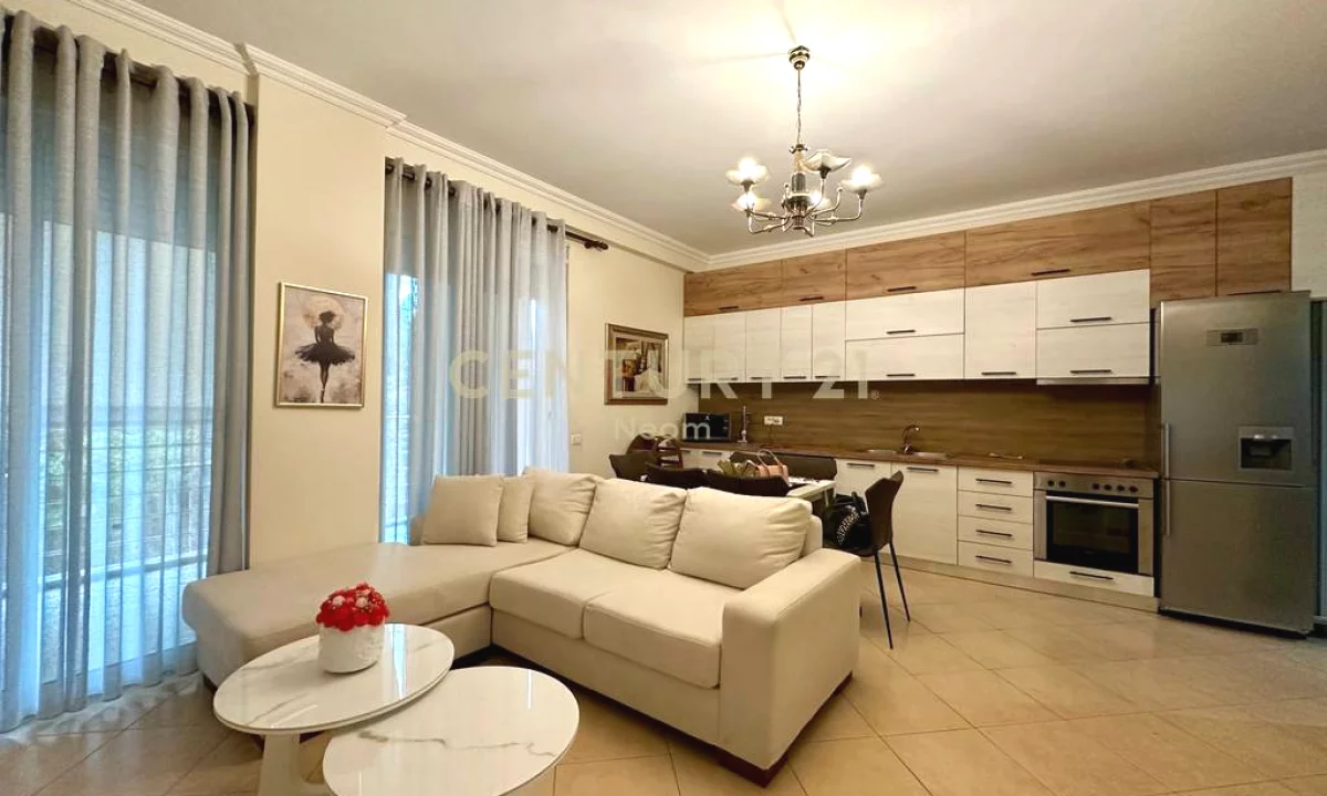 Shtepi me qera Apartament ne Tirane, 3+1, Mobilimi E mobiluar, Pagesa 750  Euro.