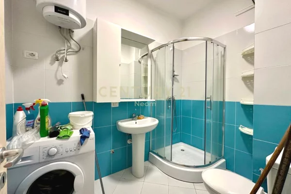 Shtepi me qera Apartament ne Tirane, 3+1, Mobilimi E mobiluar, Pagesa 750  Euro.