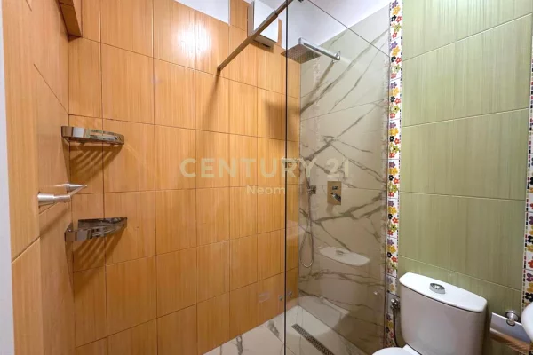 Shtepi me qera Apartament ne Tirane, 3+1, Mobilimi E mobiluar, Pagesa 700  Euro.