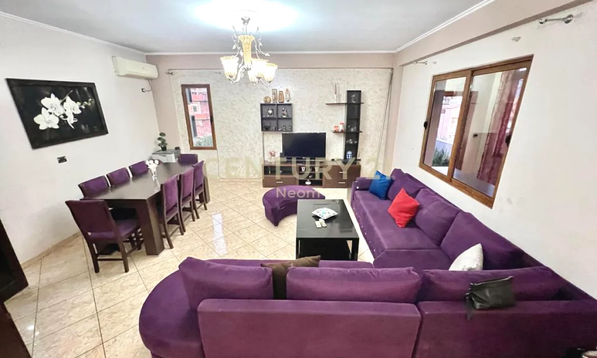 Shtepi me qera Apartament ne Tirane, 2+1, Mobilimi E mobiluar, Pagesa 550  Euro.