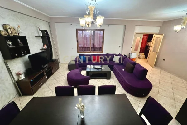 Shtepi me qera Apartament ne Tirane, 2+1, Mobilimi E mobiluar, Pagesa 550  Euro.