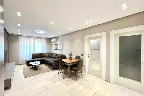 Shtepi me qera Apartament ne Tirane, 2+1, Mobilimi E mobiluar, Pagesa 850  Euro.