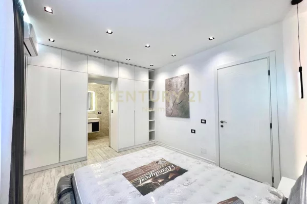 Appartamento in affitto a Tirana 3+1, Arredato