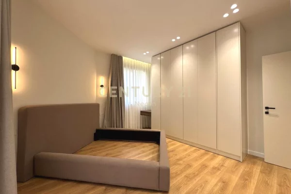 Shtepi me qera Apartament ne Tirane, 2+1, Mobilimi E mobiluar, Pagesa 2,000  Euro.