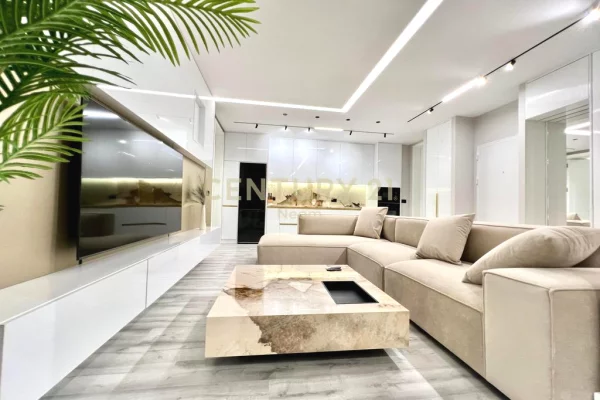 QIRA, APARTAMENT DELUXE 2+1+2 te BLLOKU