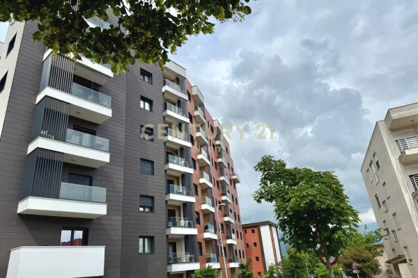 Appartamento in vendita a Tirana 2+1, Arredato