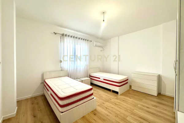 Shtepi me qera Shtepi Private ne Tirane, 3+1, Mobilimi E mobiluar, Pagesa 1,550  Euro.