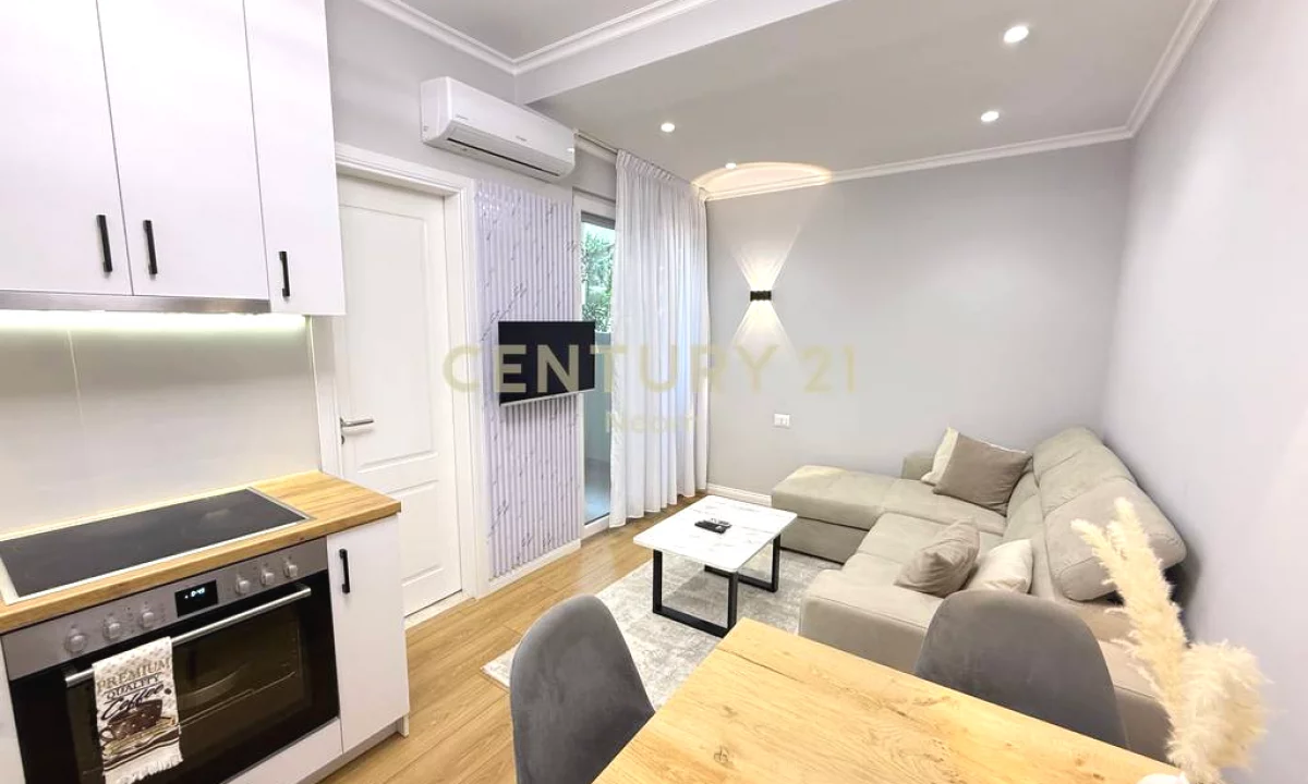 Appartamento in vendita a Tirana 1+1, Arredato