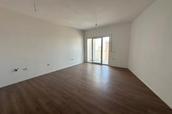 Shtepi ne shitje Apartament ne Tirane, 2+1, Mobilimi Bosh, pa mobiluar, Pagesa 283,000  Euro.