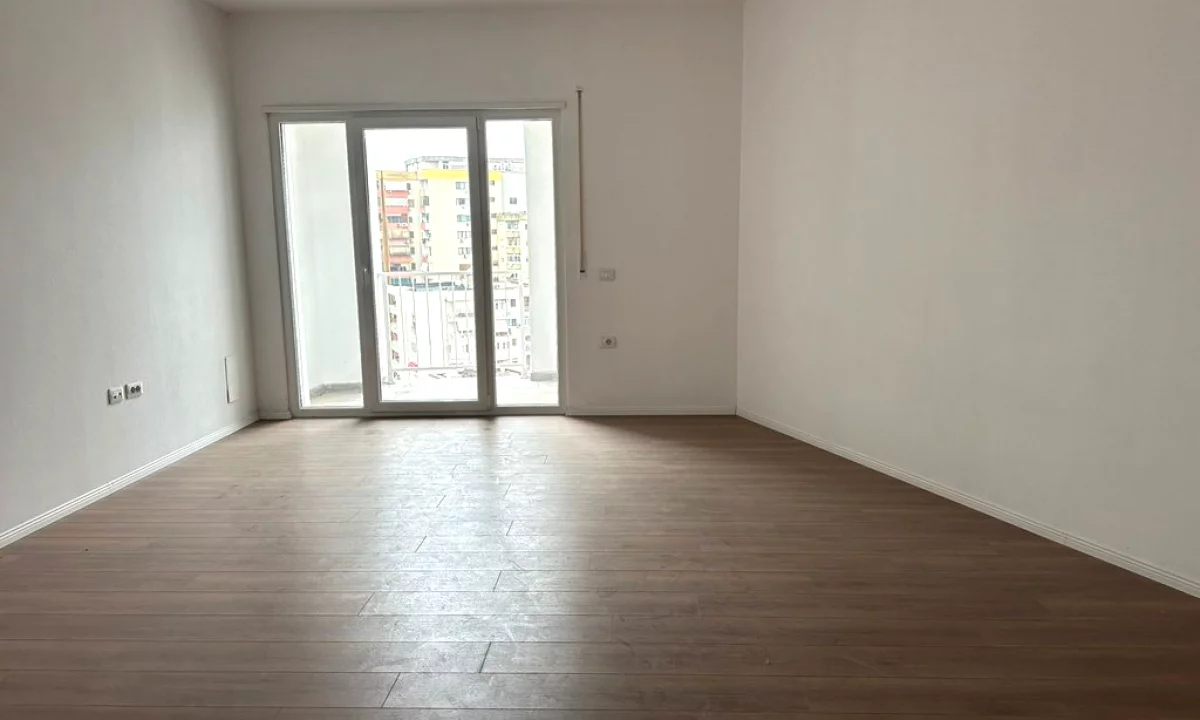 Shtepi ne shitje Apartament ne Tirane, 2+1, Mobilimi Bosh, pa mobiluar, Pagesa 283,000  Euro.