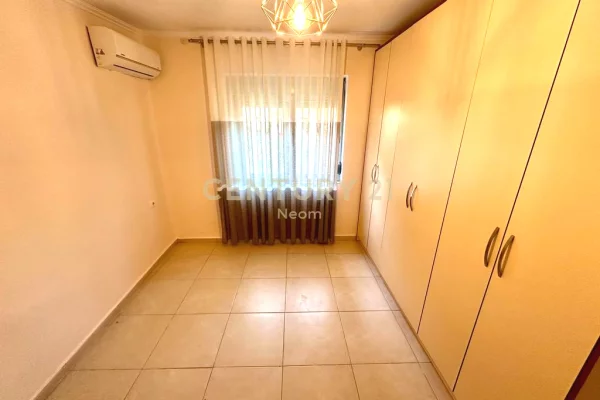 Shtepi me qera Apartament ne Tirane, 1+1, Mobilimi E mobiluar, Pagesa 470  Euro.