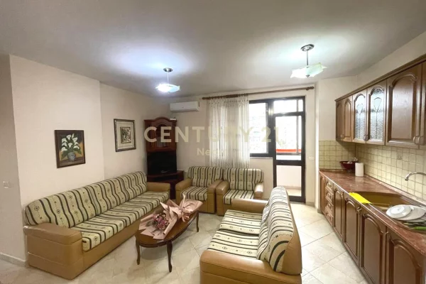 Appartamento in affitto a Tirana 2+1, Arredato