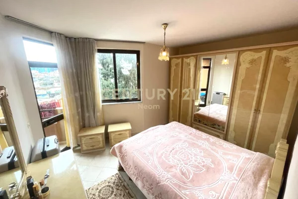 Appartamento in affitto a Tirana 2+1, Arredato