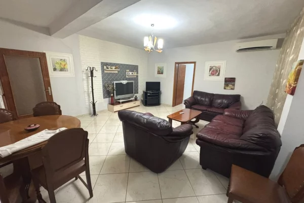 Appartamento in affitto a Tirana 2+1, Arredato