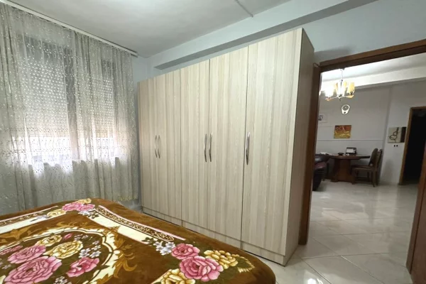 Appartamento in affitto a Tirana 2+1, Arredato