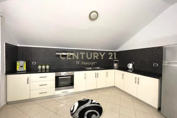 Shtepi me qera Apartament ne Tirane, 2+1, Mobilimi E mobiluar, Pagesa 750  Euro.