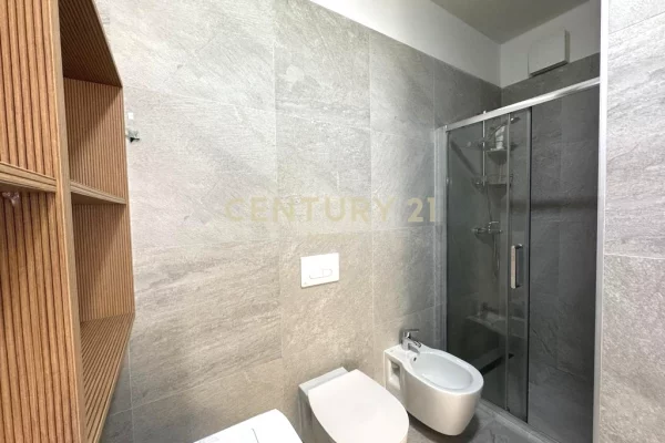 Appartamento in affitto a Tirana 2+1, Arredato