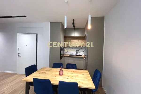 Appartamento in affitto a Tirana 2+1, Arredato