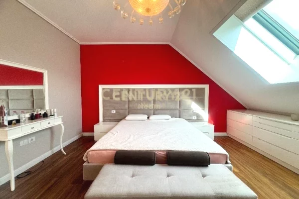 Duplex (casa a 2 piani) in affitto a Tirana 2+1, Arredato