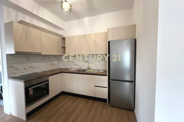 Appartamento in affitto a Tirana 2+1, Arredato