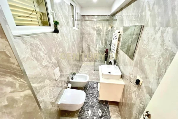 Duplex (casa a 2 piani) in affitto a Tirana 2+1, Arredato