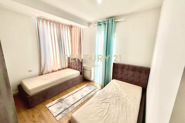 Duplex (casa a 2 piani) in affitto a Tirana 2+1, Arredato