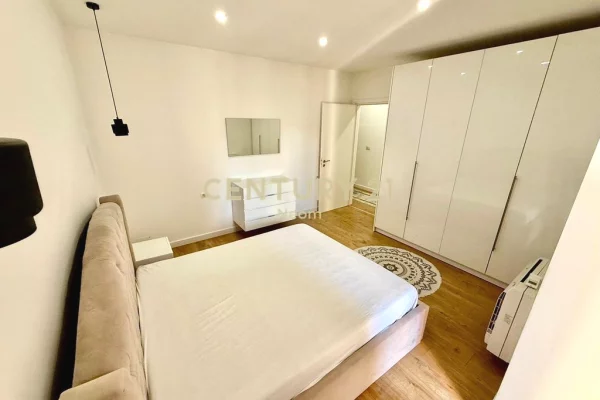 Duplex (casa a 2 piani) in affitto a Tirana 2+1, Arredato