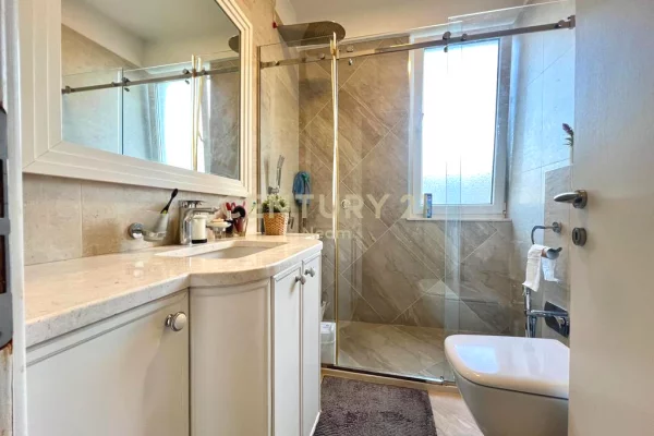 Shtepi me qera Apartament ne Tirane, 2+1, Mobilimi E mobiluar, Pagesa 1,300  Euro.