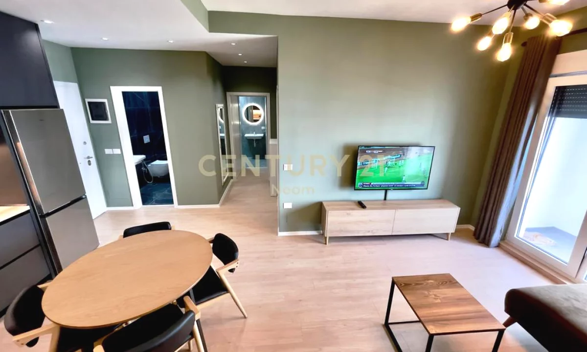 Appartamento in affitto a Tirana 2+1, Arredato