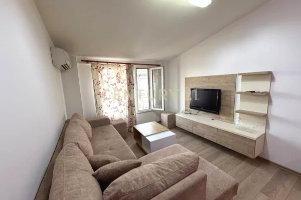 Jepet me qira apartament 1+1 Kodra e Diellit